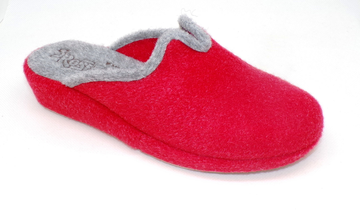 Ciabatta da donna rossa con zeppa interna in sughero. Art. 0154