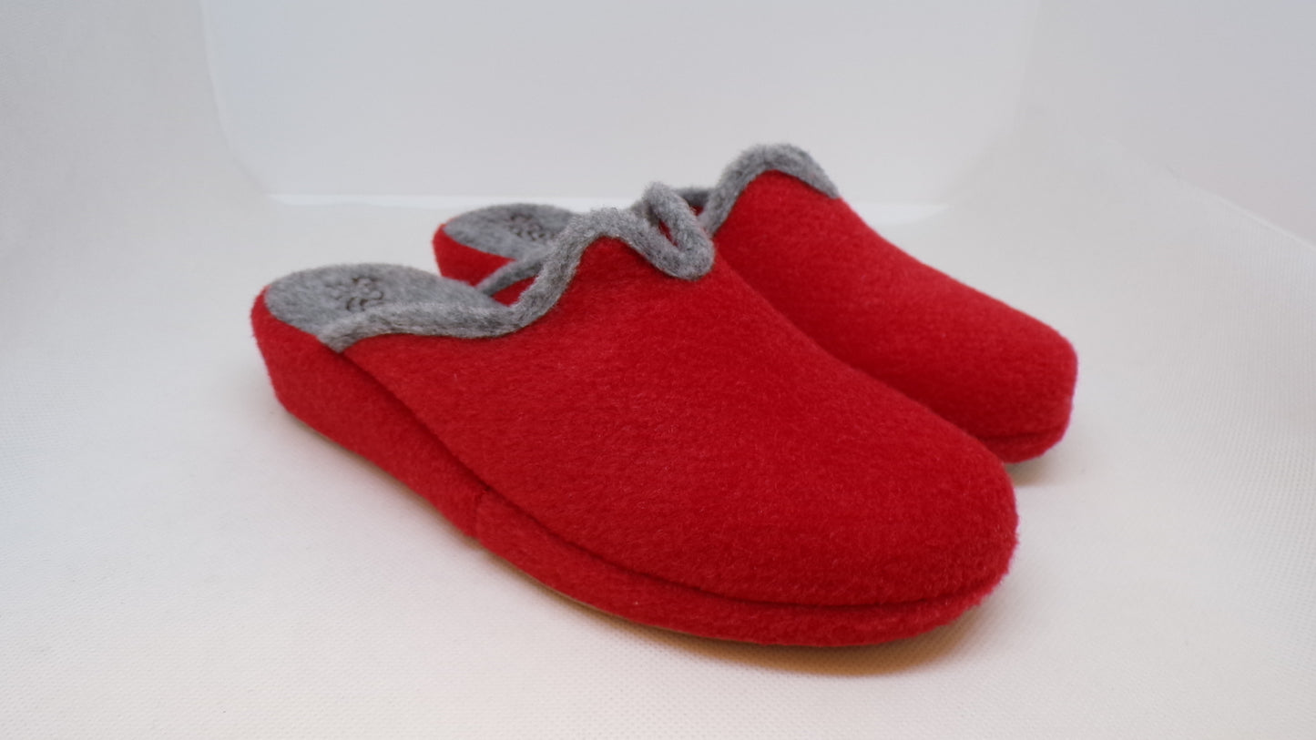 Ciabatta da donna rossa con zeppa interna in sughero. Art. 0154