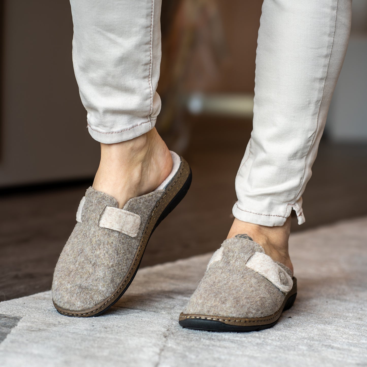 Ciabatte da donna Beige invernali in feltro - Art. 1603