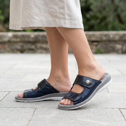 Ciabatte da donna con doppia fascia con velcro e plantare estraibile - Art. 311